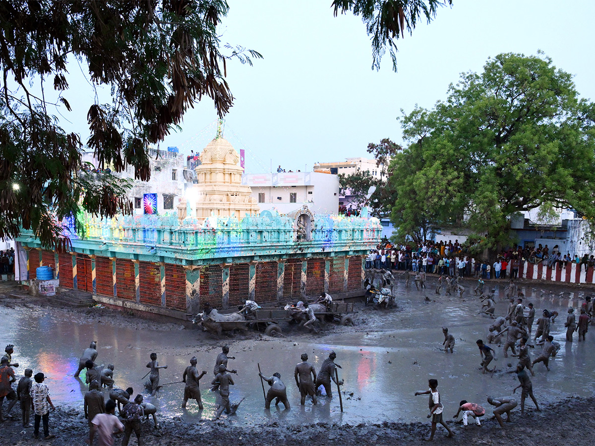 Pidakala_20Samaram_20Festival_20In_20Kairuppala_20Photo_20Gallery-24.jpg 22