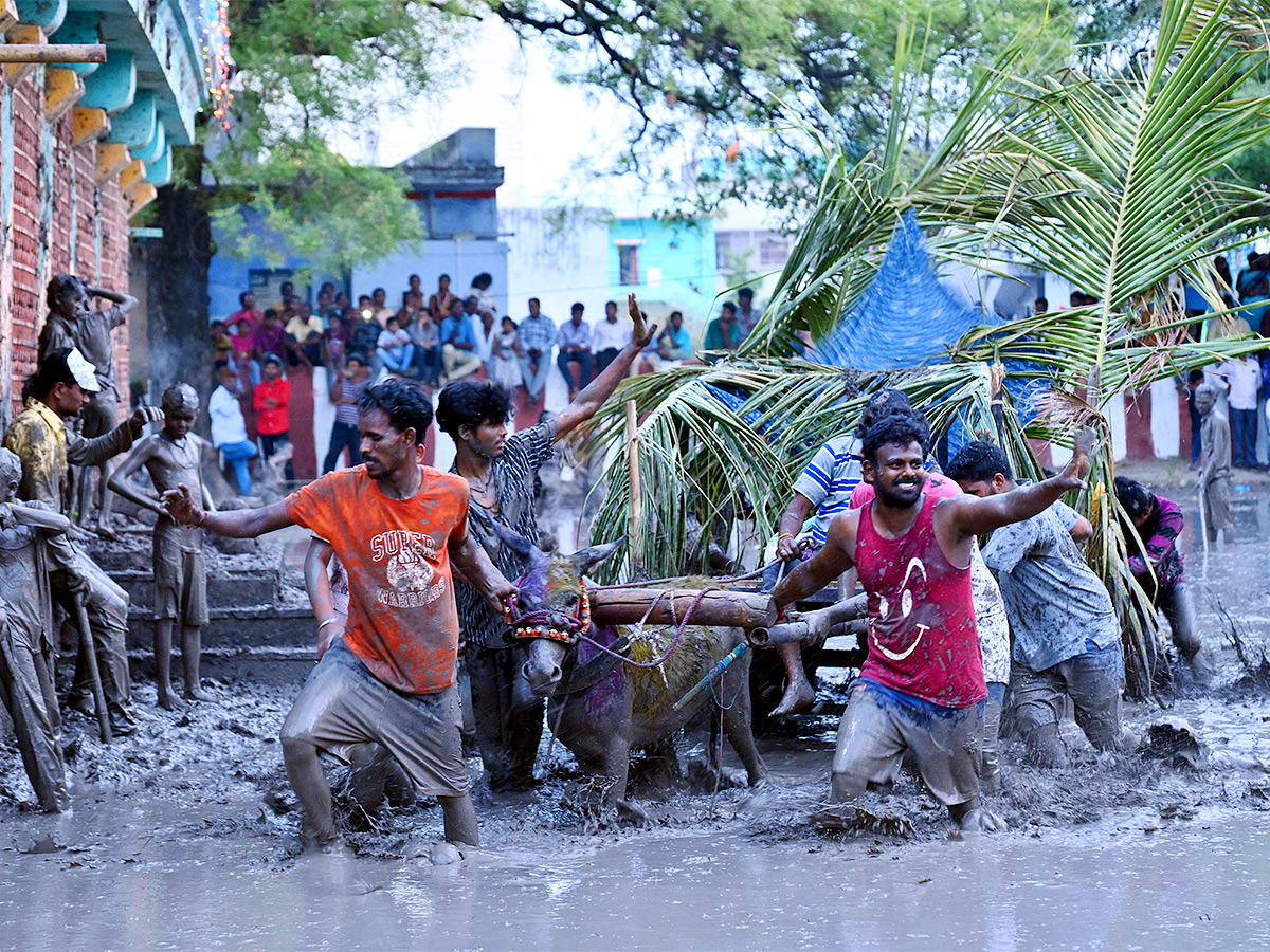 Pidakala_20Samaram_20Festival_20In_20Kairuppala_20Photo_20Gallery-25.jpg 23