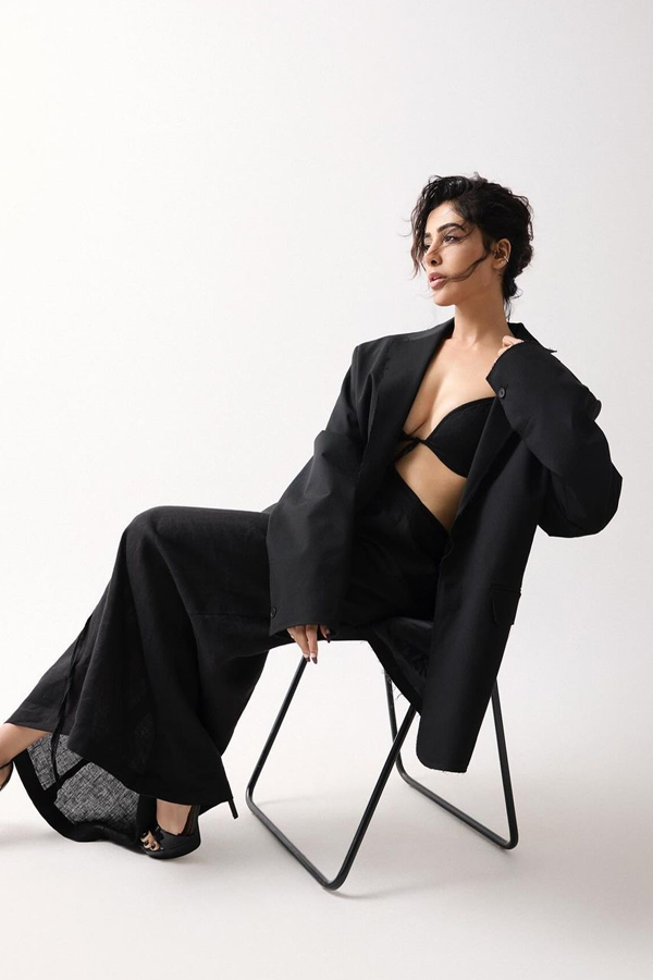 samantha-2.jpg 5