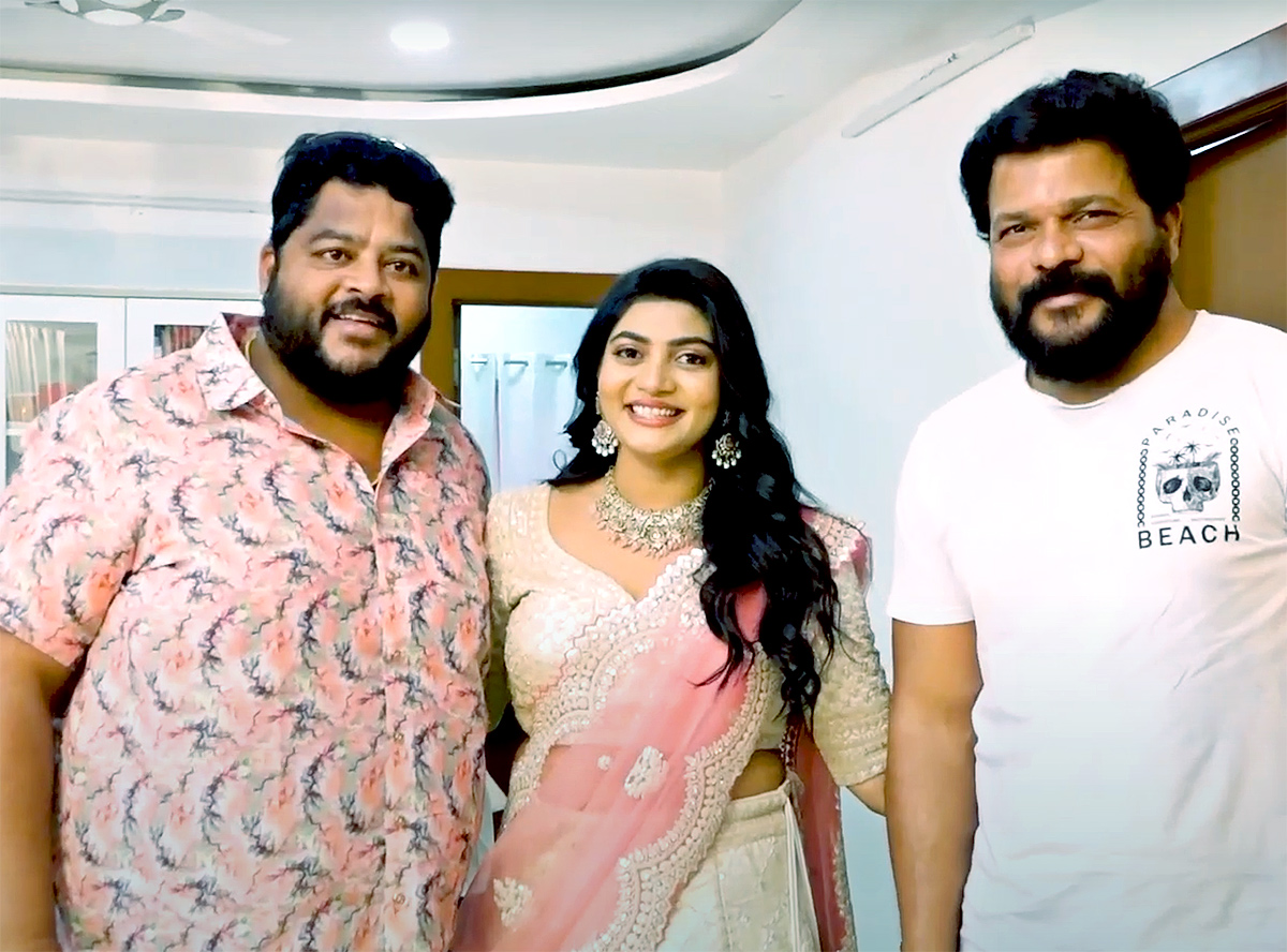Actress_20Sowmya_20Janu_20Eid_20Celebrations_20At_20Banjara_20Hills_20_2816_29.jpg 16