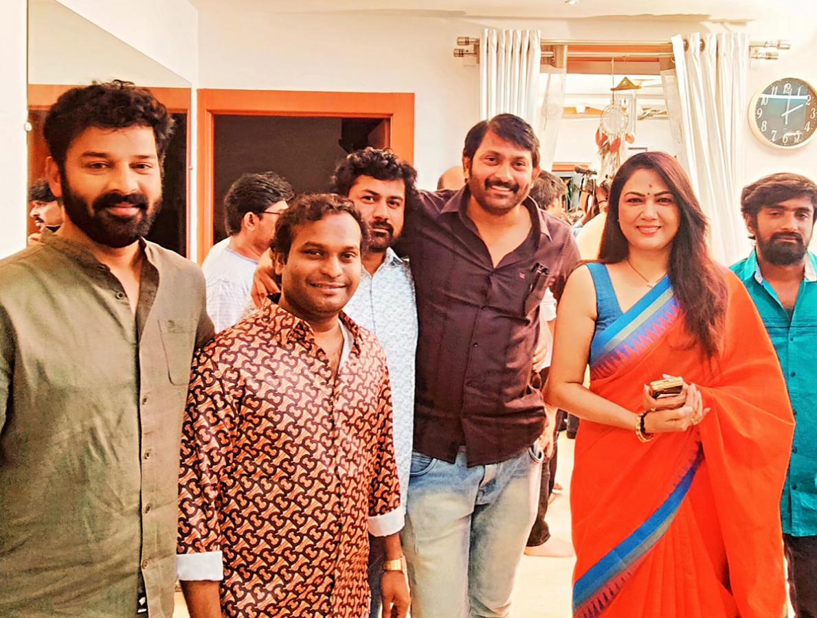 Actress_20Sowmya_20Janu_20Eid_20Celebrations_20At_20Banjara_20Hills_20_284_29.jpg 4
