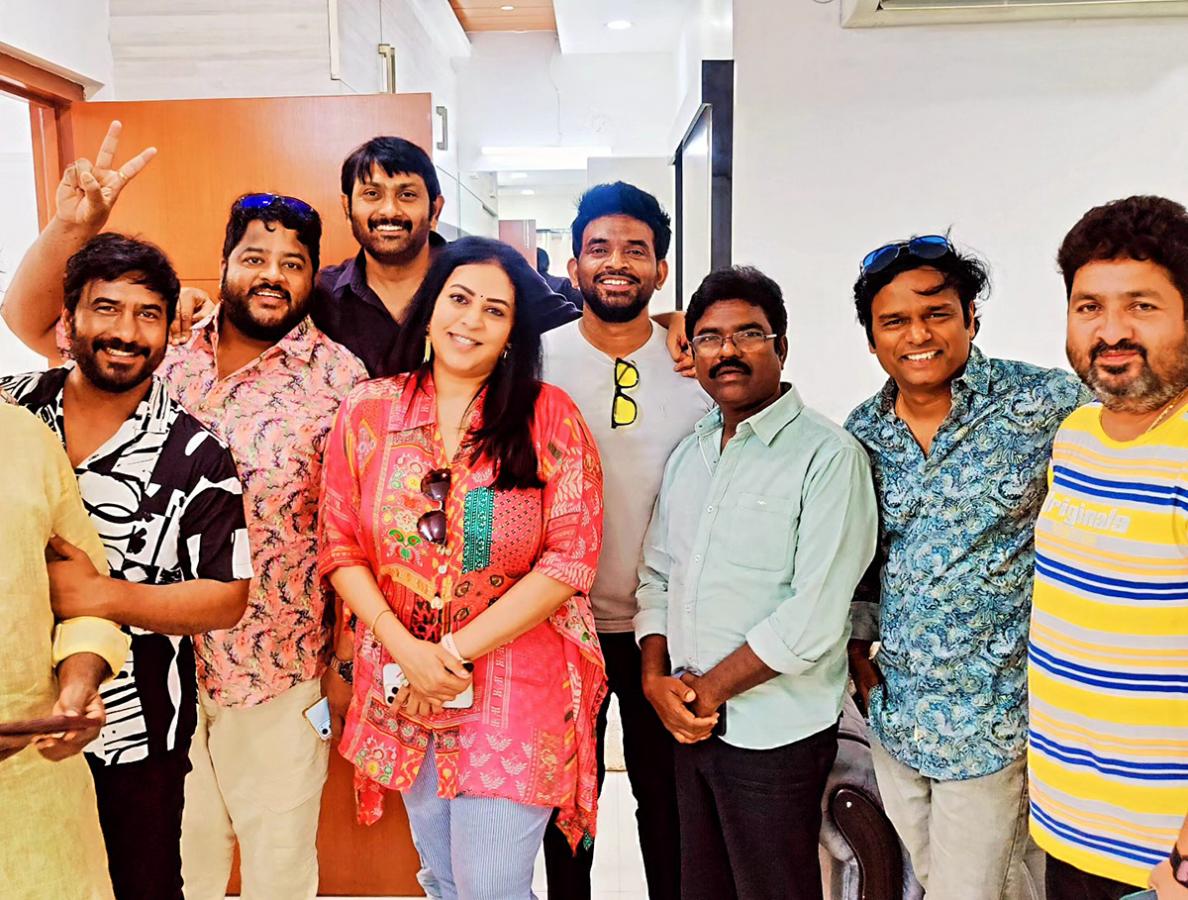 Actress_20Sowmya_20Janu_20Eid_20Celebrations_20At_20Banjara_20Hills_20_287_29.jpg 7