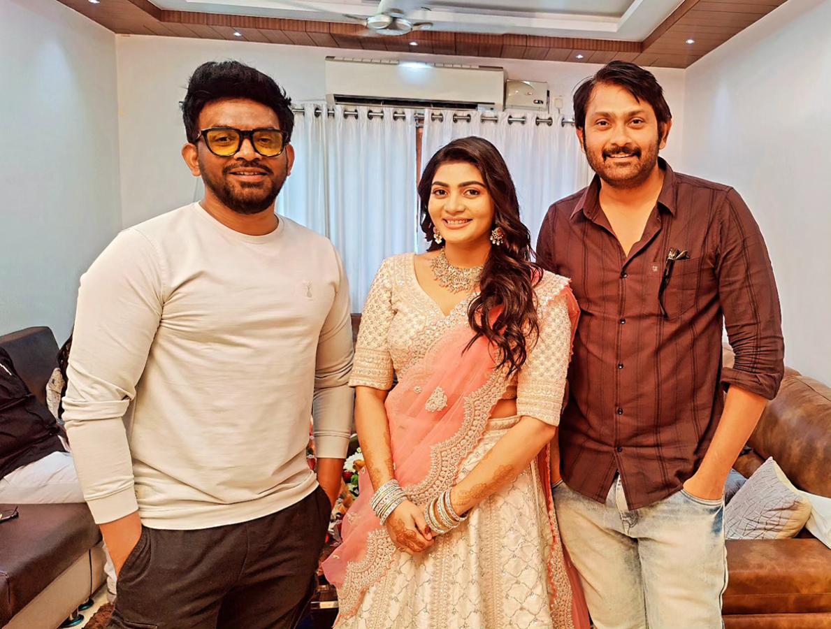 Actress_20Sowmya_20Janu_20Eid_20Celebrations_20At_20Banjara_20Hills_20_288_29.jpg 8