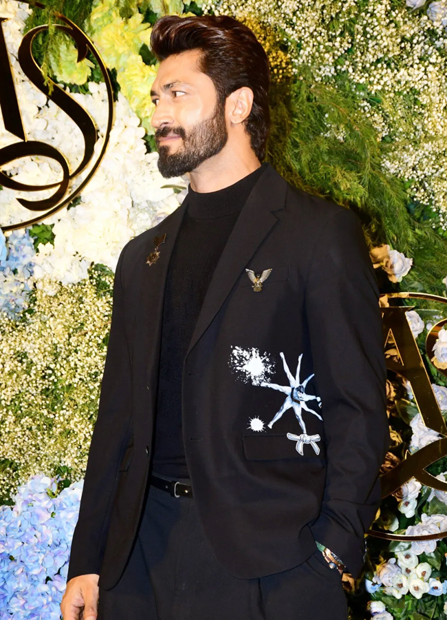 Anand-Pandit-5.jpg 7
