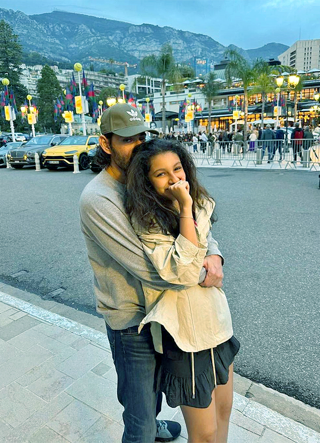 Mahesh_20Babu_20drops_20photos_20from_20his_20Europe_20trip_20with_20Family_20_282_29.jpg 2