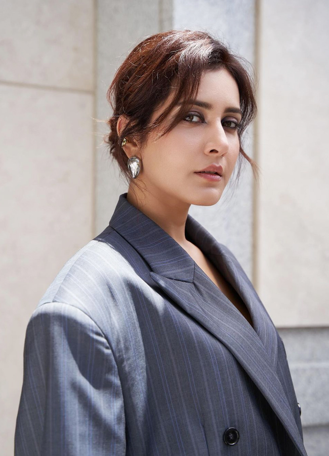 Rashi-Khanna-4.jpg 5