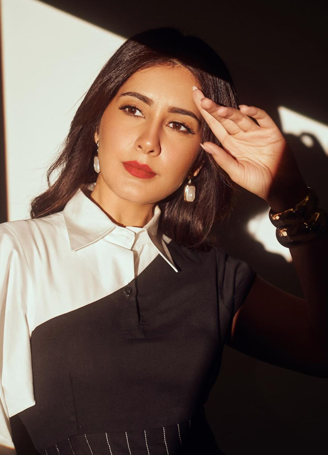 Rashi-Khanna-7.jpg 8