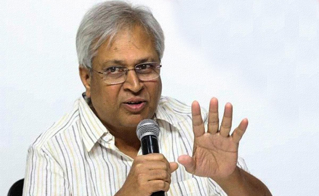 Vundavalli-Aruna-Kumar.jpg