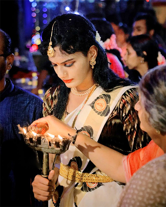 Chamayavilakku_20Festival_20at_20Kottankulangara_20Temple_20Kollam_20_2813_29.jpg 12