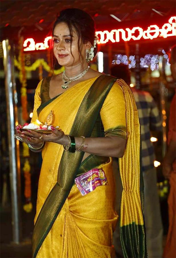 Chamayavilakku_20Festival_20at_20Kottankulangara_20Temple_20Kollam_20_2818_29.jpg 17