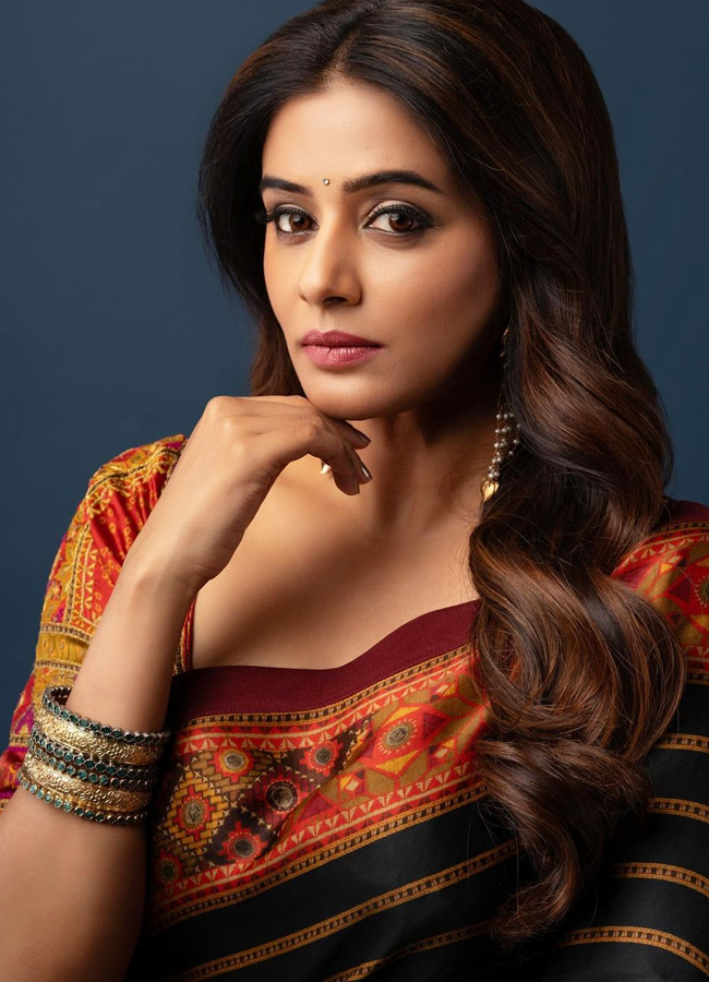 Priyamani-15.jpg 16