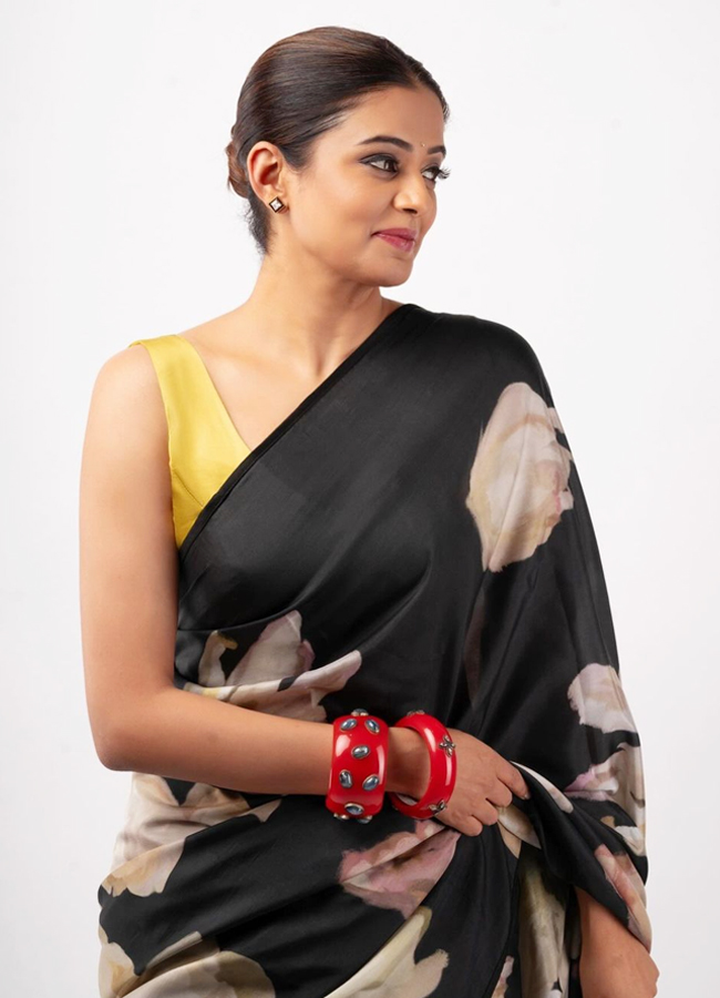 Priyamani-2.jpg 3