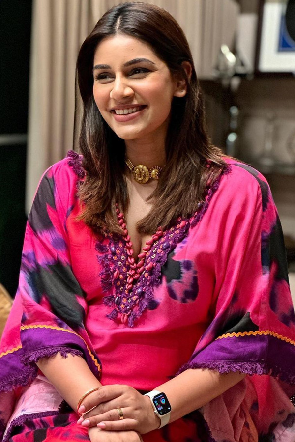 Remember_20this_20beauty_20Team_20India_20Star_20wife_20Photos_20_283_29.jpg 4