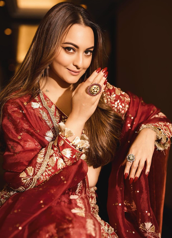 Sonakshi-Sinha-1.jpg 2