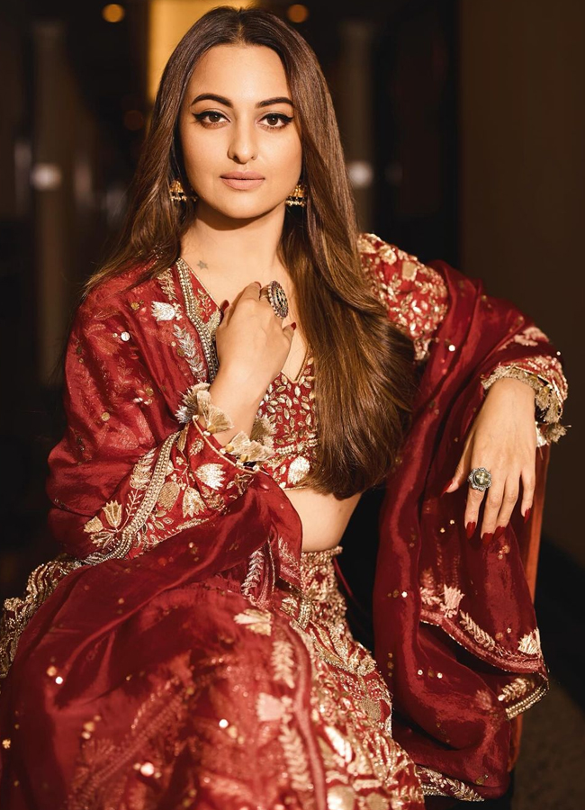 Sonakshi-Sinha-8.jpg 9