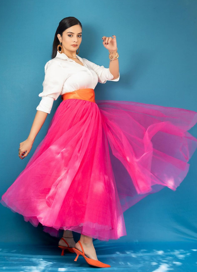 Sreemukhi-1.jpg 2