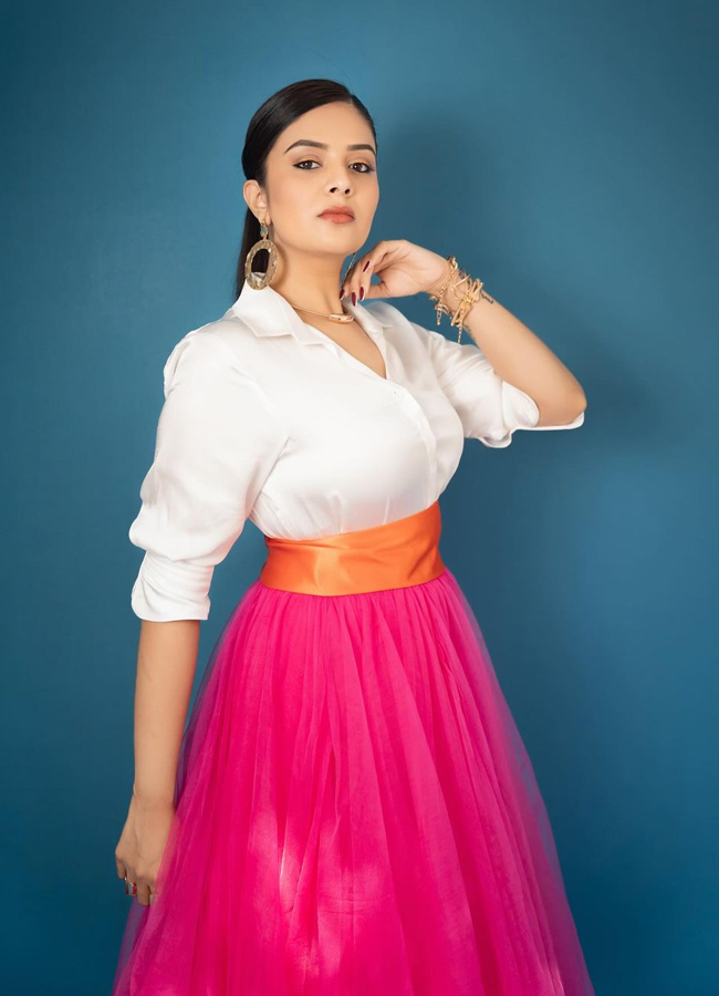 Sreemukhi-2.jpg 3