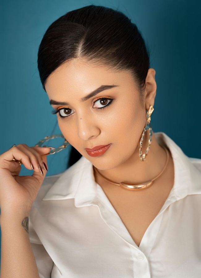 Sreemukhi-6.jpg 7