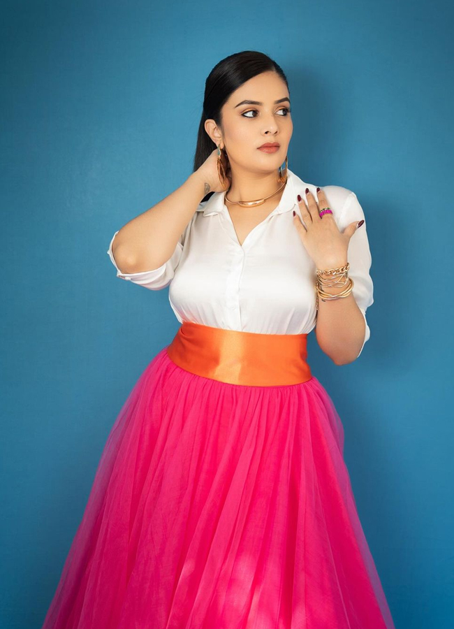 Sreemukhi-7.jpg 8