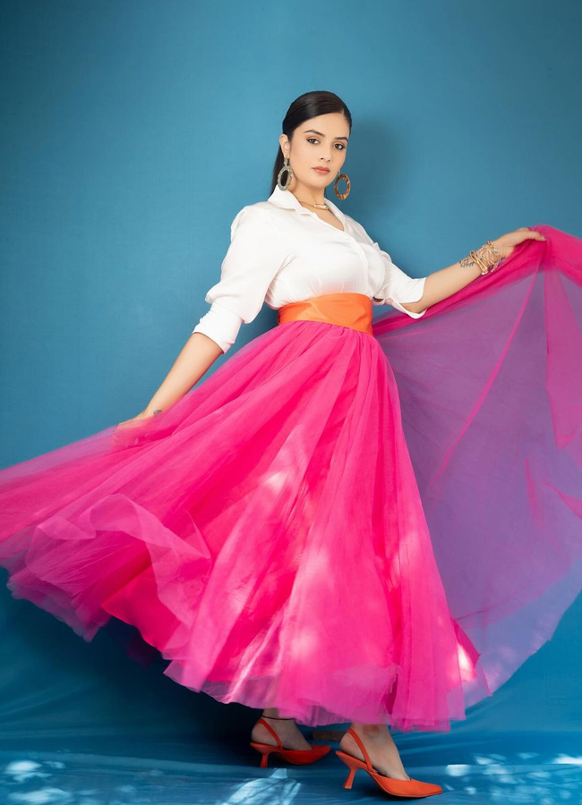 Sreemukhi-8.jpg 9