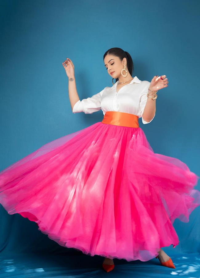 Sreemukhi-9.jpg 10