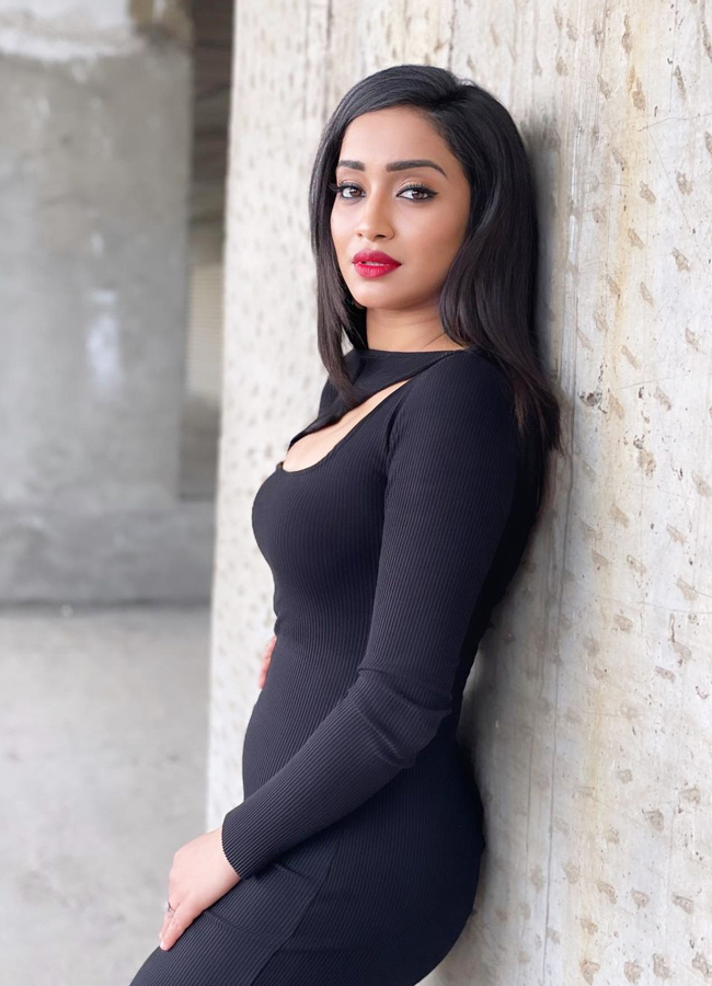 Vindhya-Vishaka-8.jpg 8