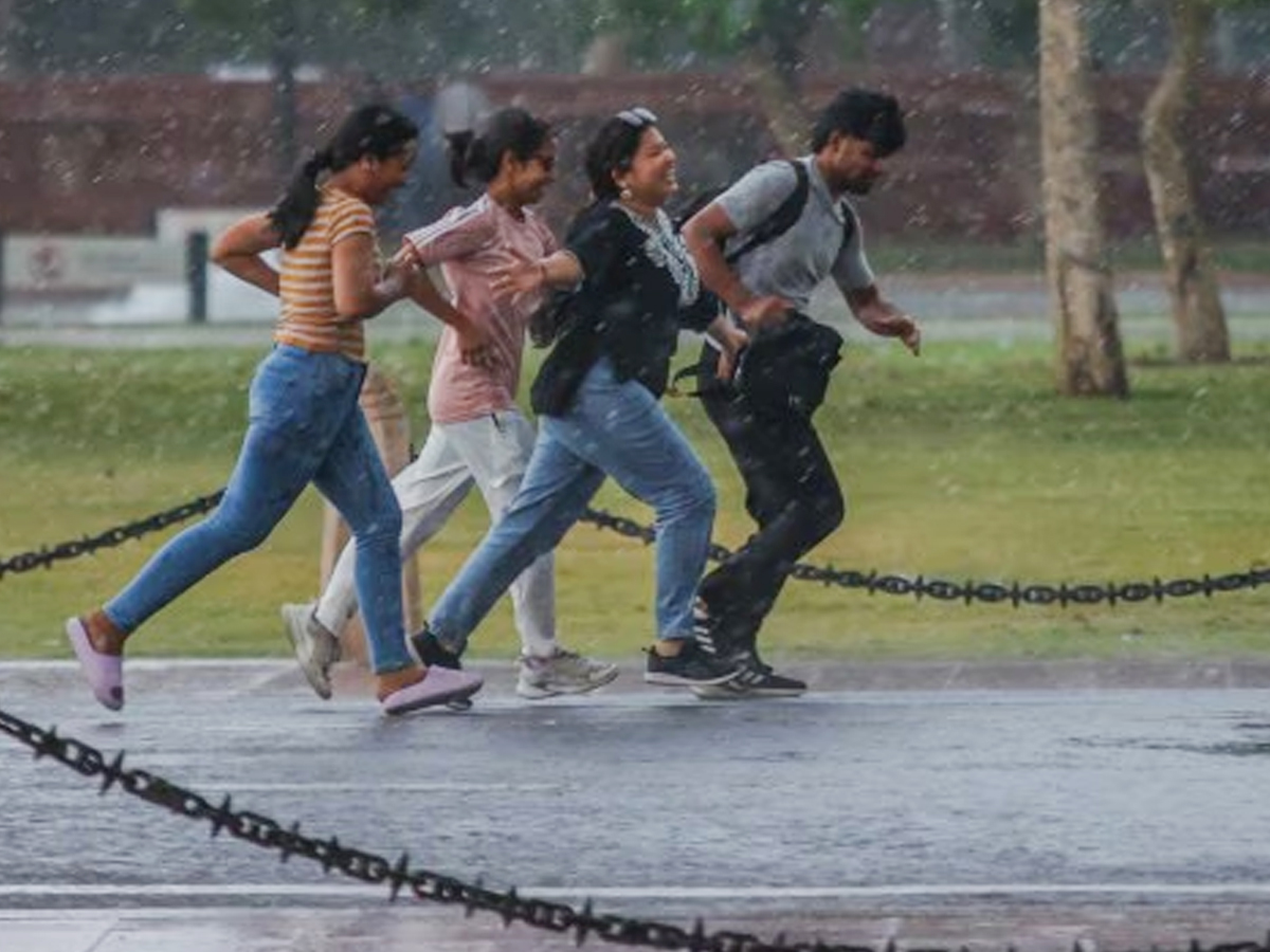 Delhi-Heavy-Rains-3.jpg 4