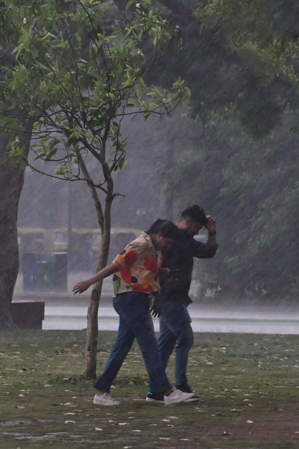 Delhi-Heavy-Rains-4.jpg 5