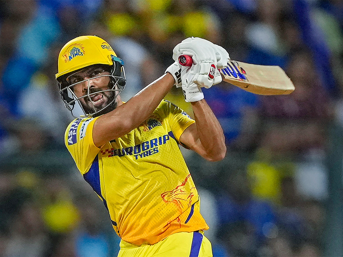 IPL_202024_20cricket_20match_20between_20Chennai_20Super_20Kings_20and_20Mumbai_20Indians-24.jpg 14