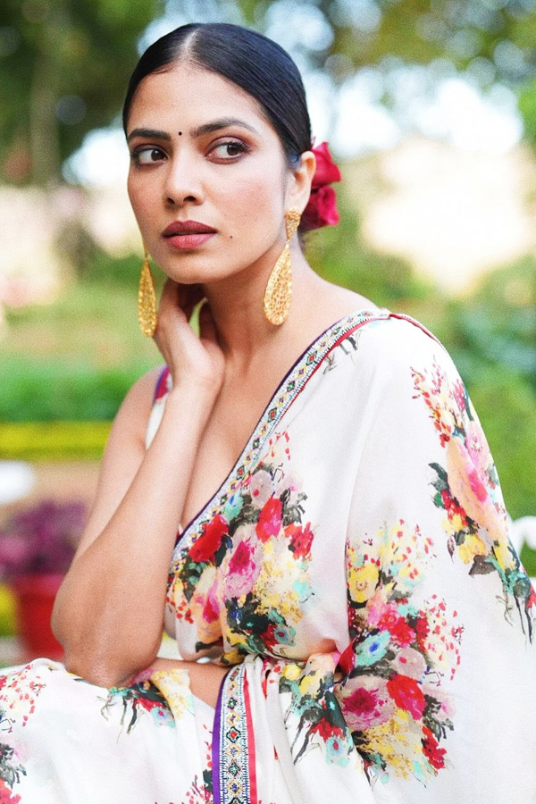 Malavika-Mohanan-8.jpg 9