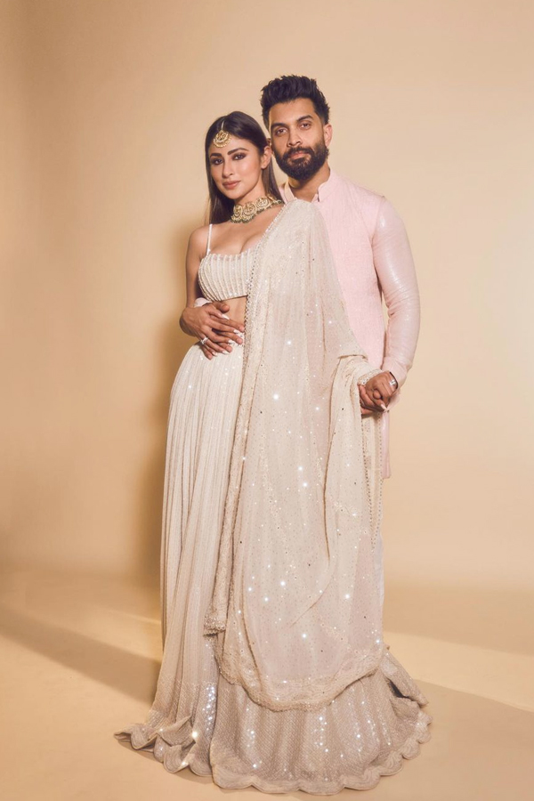 Mouni-Roy__20Suraj-Nambiar-11.jpg 12