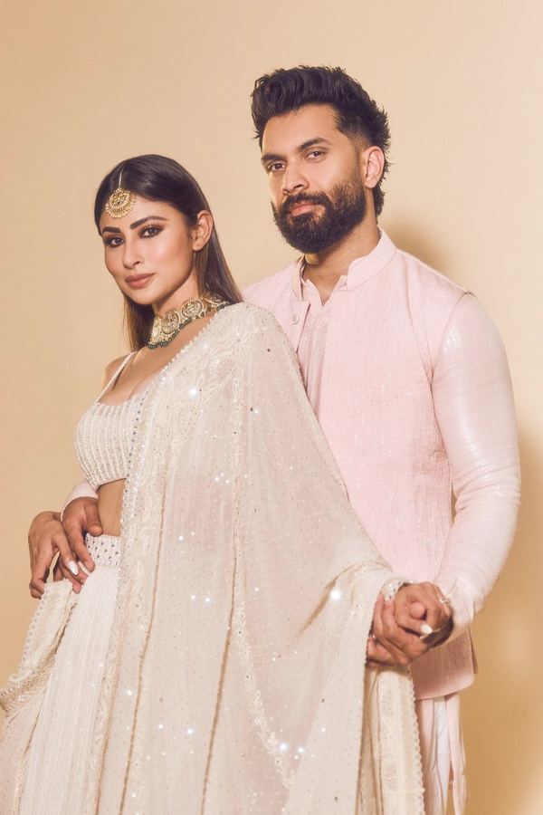 Mouni-Roy__20Suraj-Nambiar-12.jpg 13