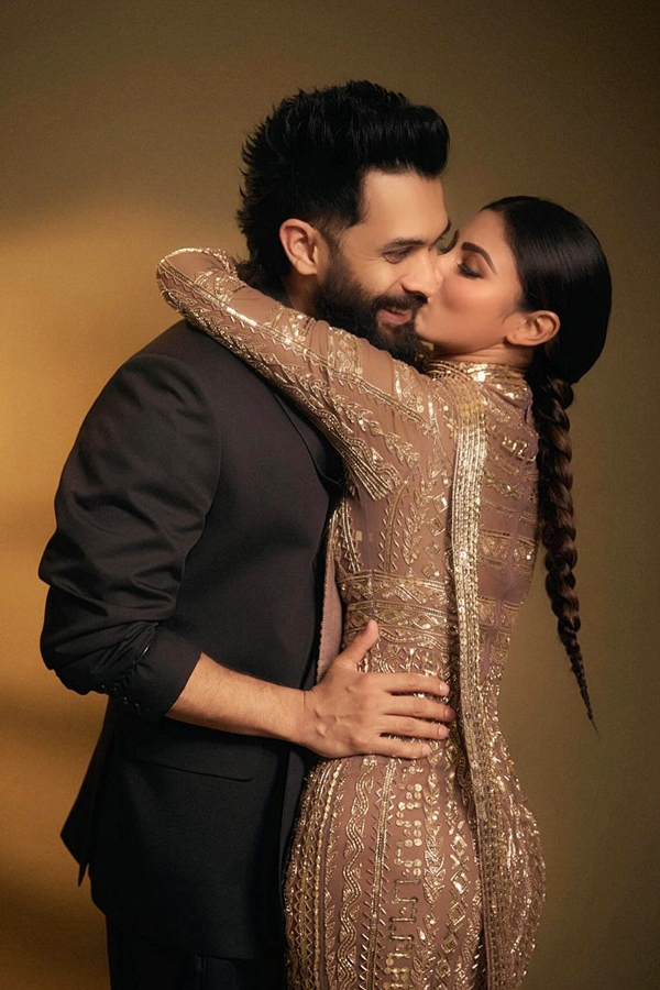 Mouni-Roy__20Suraj-Nambiar-7.jpg 8