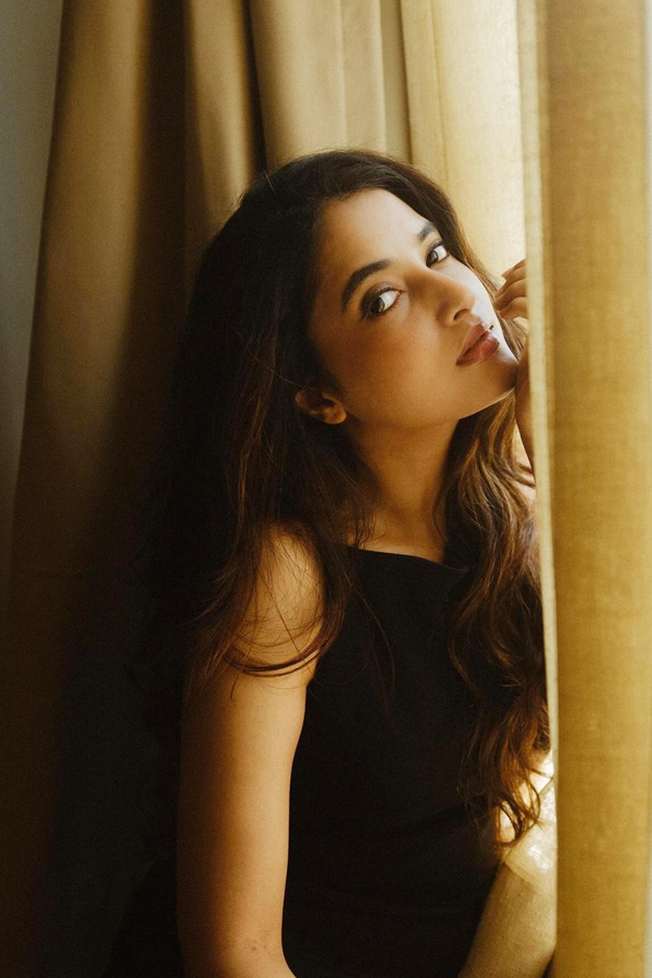 Priyanka-Arul-Mohan-7.jpg 8