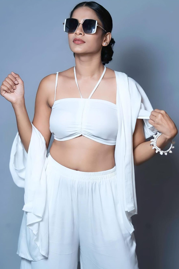 Sahithi-Dasari-10.jpg 11
