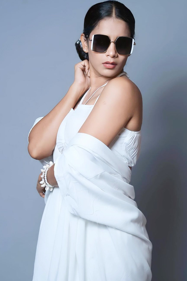 Sahithi-Dasari-2.jpg 3
