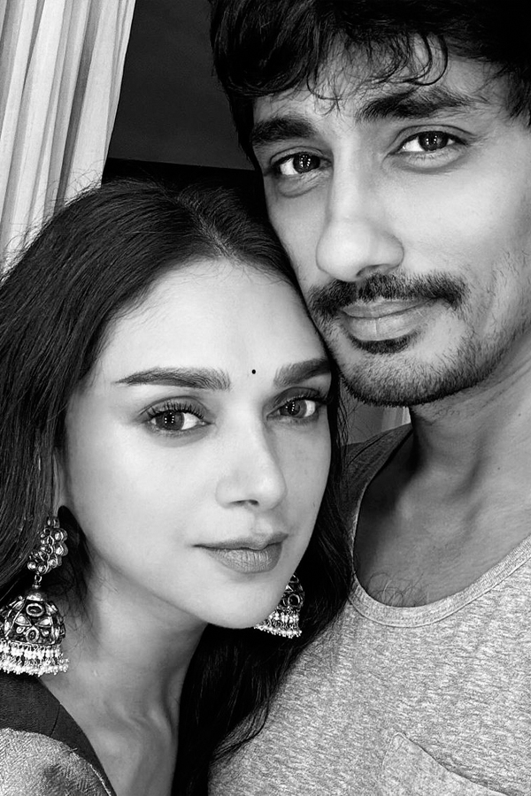 Aditi_20Rao_20Hydari_20showers_20love_20on_20fiance_20Siddharth_20on_20his_20birthday_20Photos_20_2812_29.jpg 16