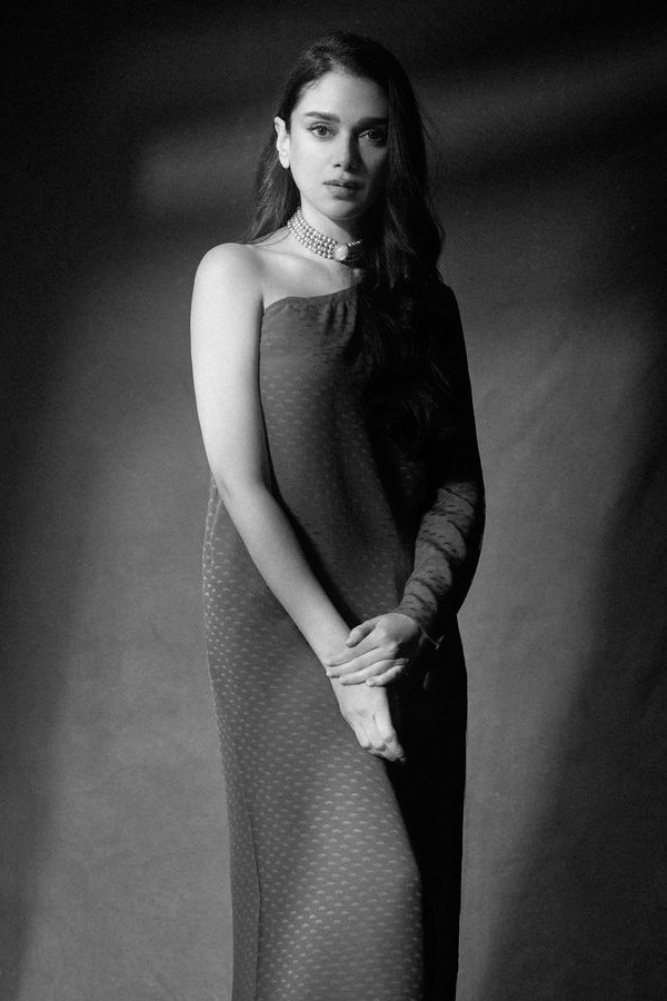 Aditi_20Rao_20Hydari_20showers_20love_20on_20fiance_20Siddharth_20on_20his_20birthday_20Photos_20_2817_29.jpg 4