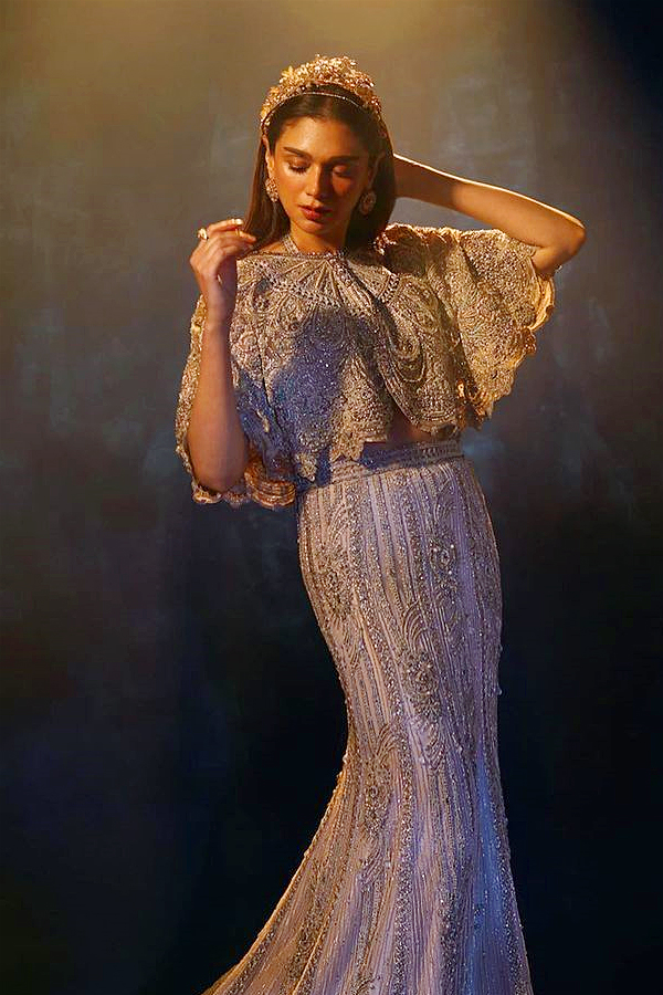 Aditi_20Rao_20Hydari_20showers_20love_20on_20fiance_20Siddharth_20on_20his_20birthday_20Photos_20_288_29.jpg 12