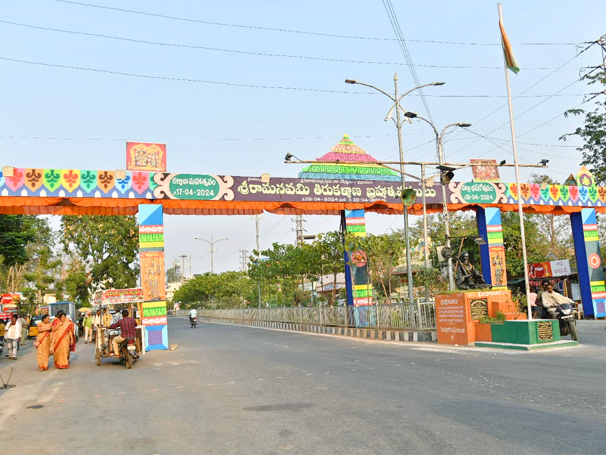 Sri_20Rama_20Navami_20bhadrachalam_20lord_20rama_20kalyanam_20celebrations-_20_2821_29.jpg 21