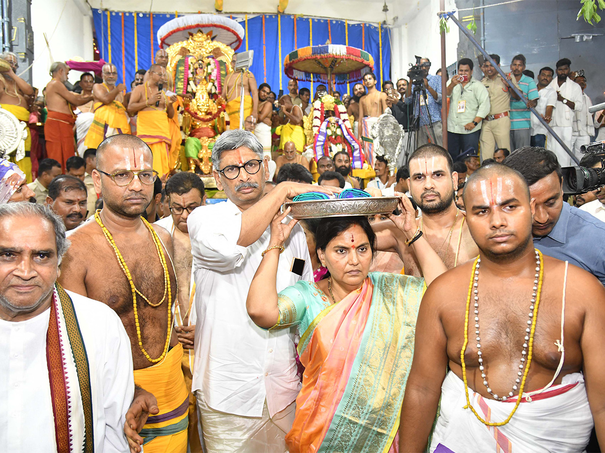 Sri_20Rama_20Navami_20bhadrachalam_20lord_20rama_20kalyanam_20celebrations-_20_2825_29.jpg 25