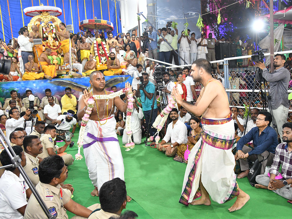 Sri_20Rama_20Navami_20bhadrachalam_20lord_20rama_20kalyanam_20celebrations-_20_2827_29.jpg 27