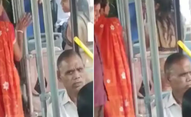Delhibus_womaninbikini.jpg
