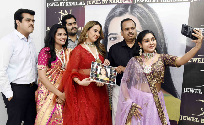 Jewel_20by_20Nandlal_20Showroom_20in_20Hyderabad_20Photos_20_285_29.jpg 5