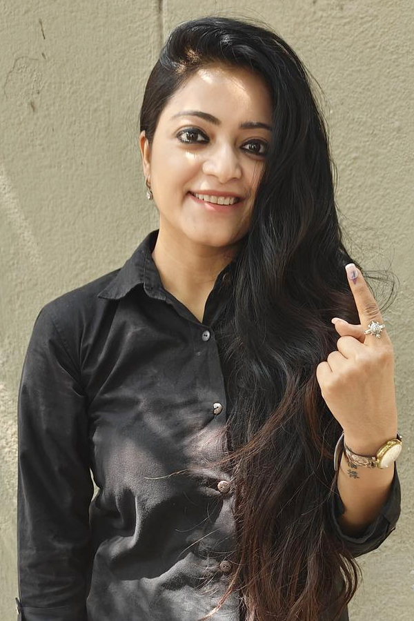 19.Janani.jpg 22