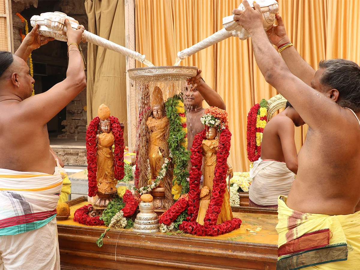Annual_20Brahmotsavams_20of_20Vontimitta_20Kodandarama_20Swamy-3.jpg 3