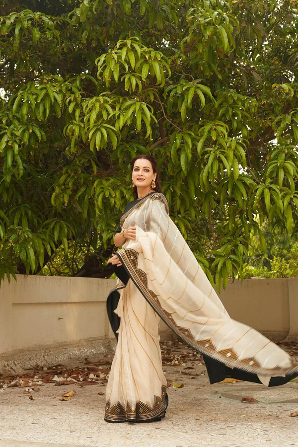 Dia-Mirza-Rekhi-3.jpg 4