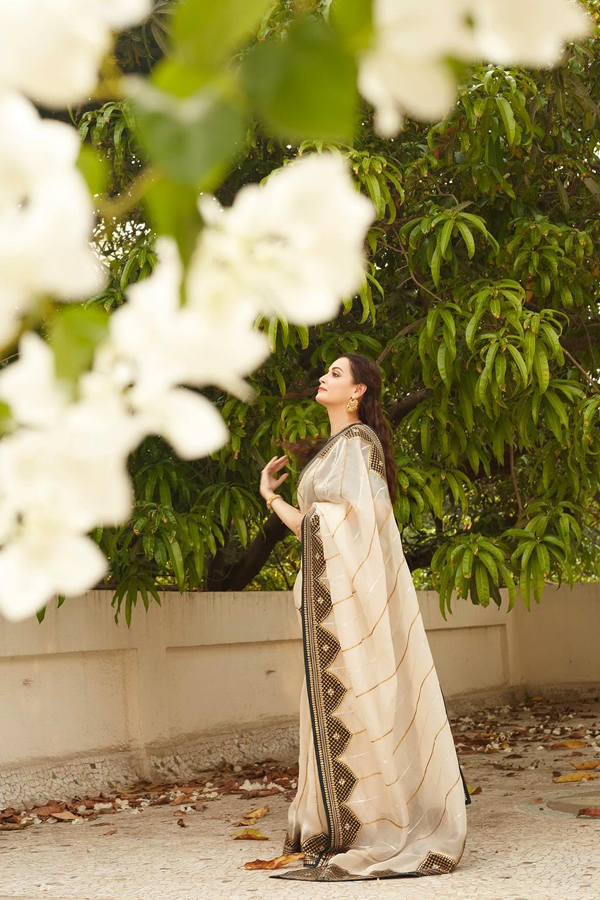 Dia-Mirza-Rekhi-8.jpg 9
