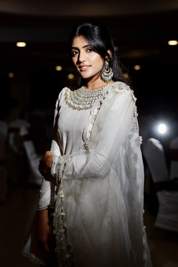 Eesha-Rebba-18.jpg 18