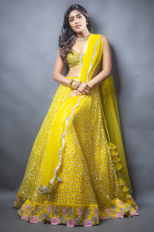 Eesha-Rebba-19.jpg 19